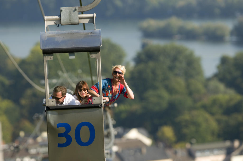 Altdeutsche Weinstube Hotel Rudesheim am Rhein Bagian luar foto